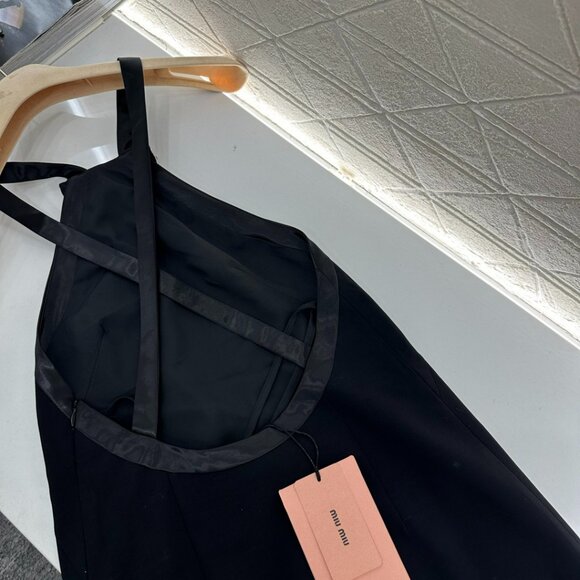 Miu Miu ♥ 2025 New Rhinestone Halter Neck Dress - Picture 3 of 8